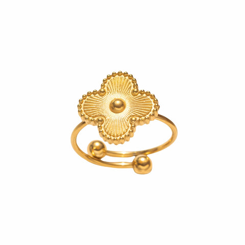 Four leaf clover ring