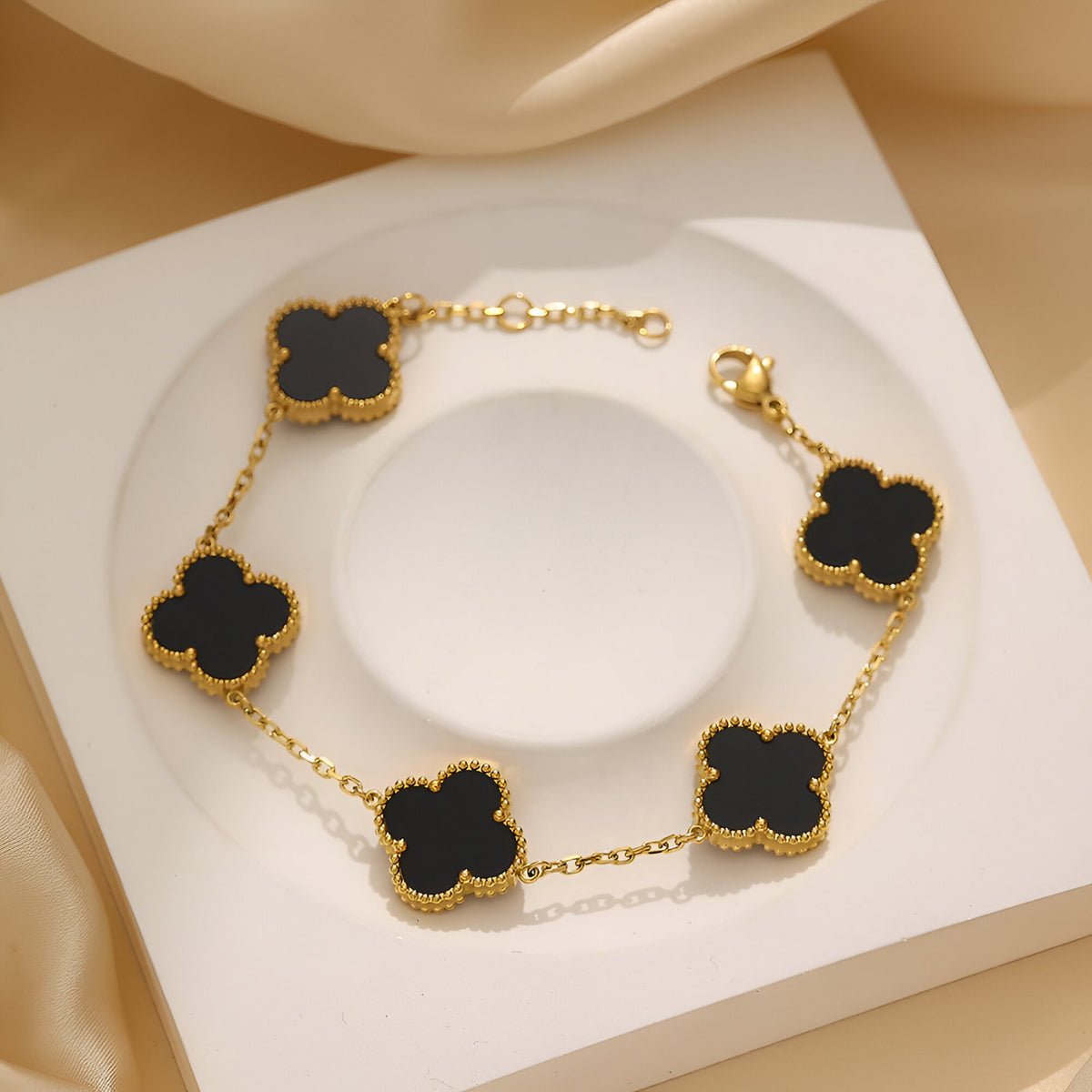 Four leaf clover bracelet - Black