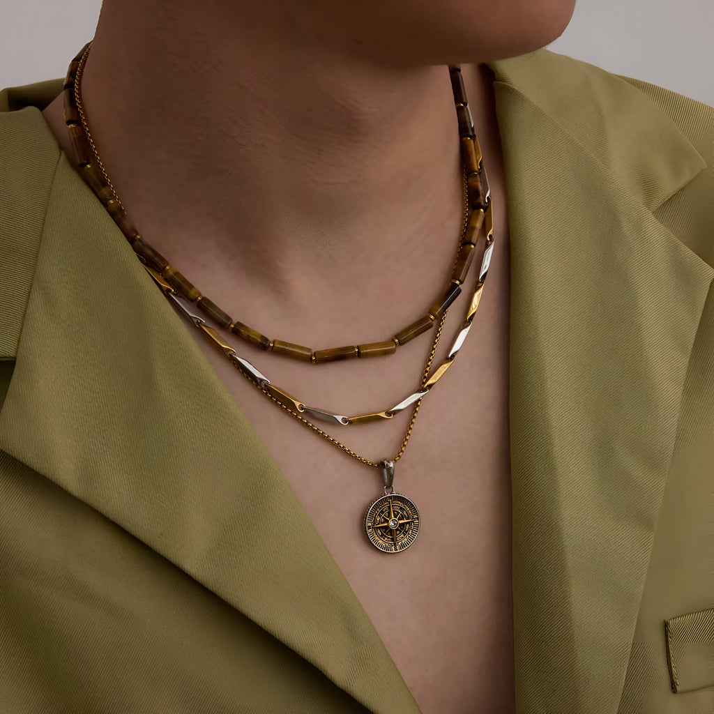 Compass pendant necklace - Gold