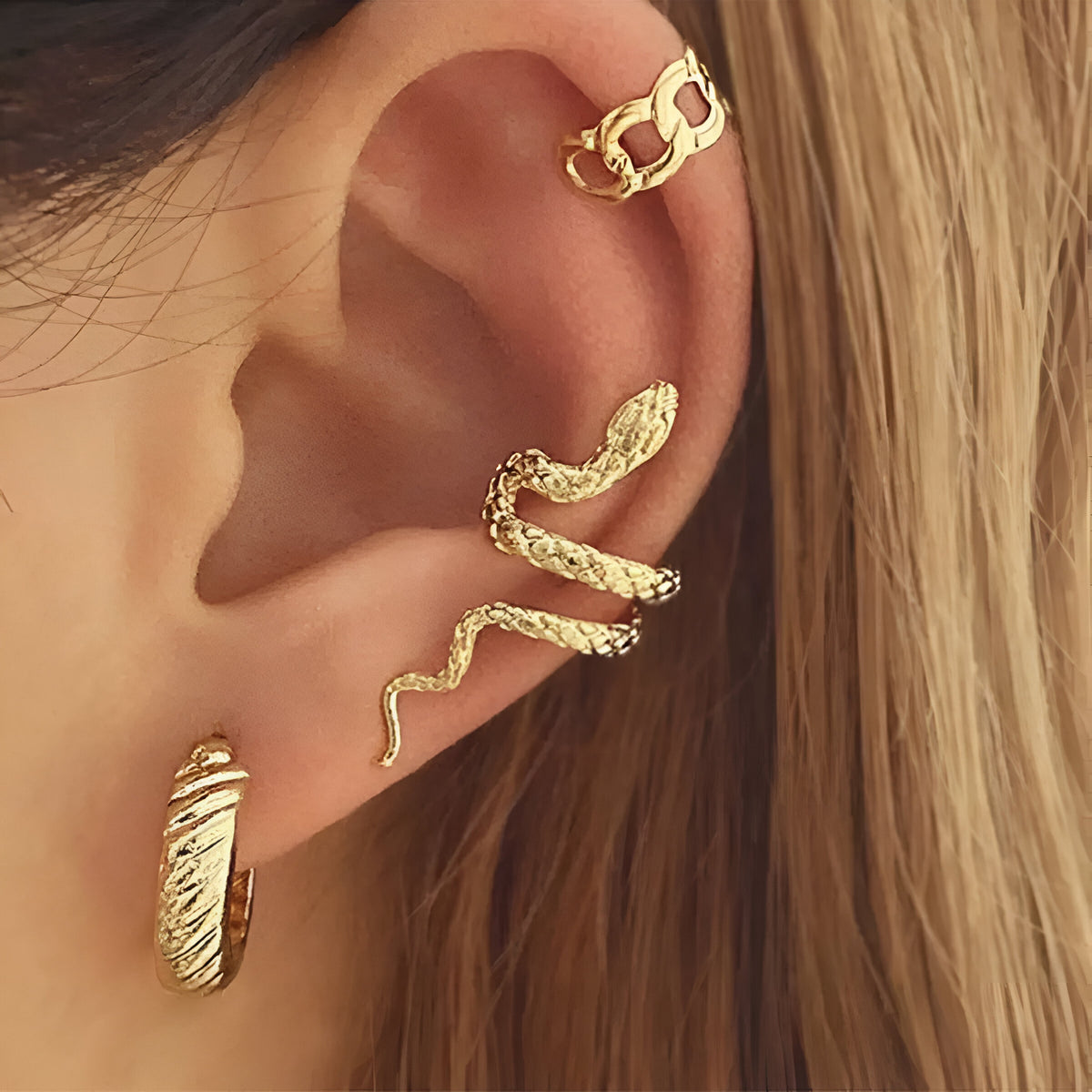 Snake earcuff