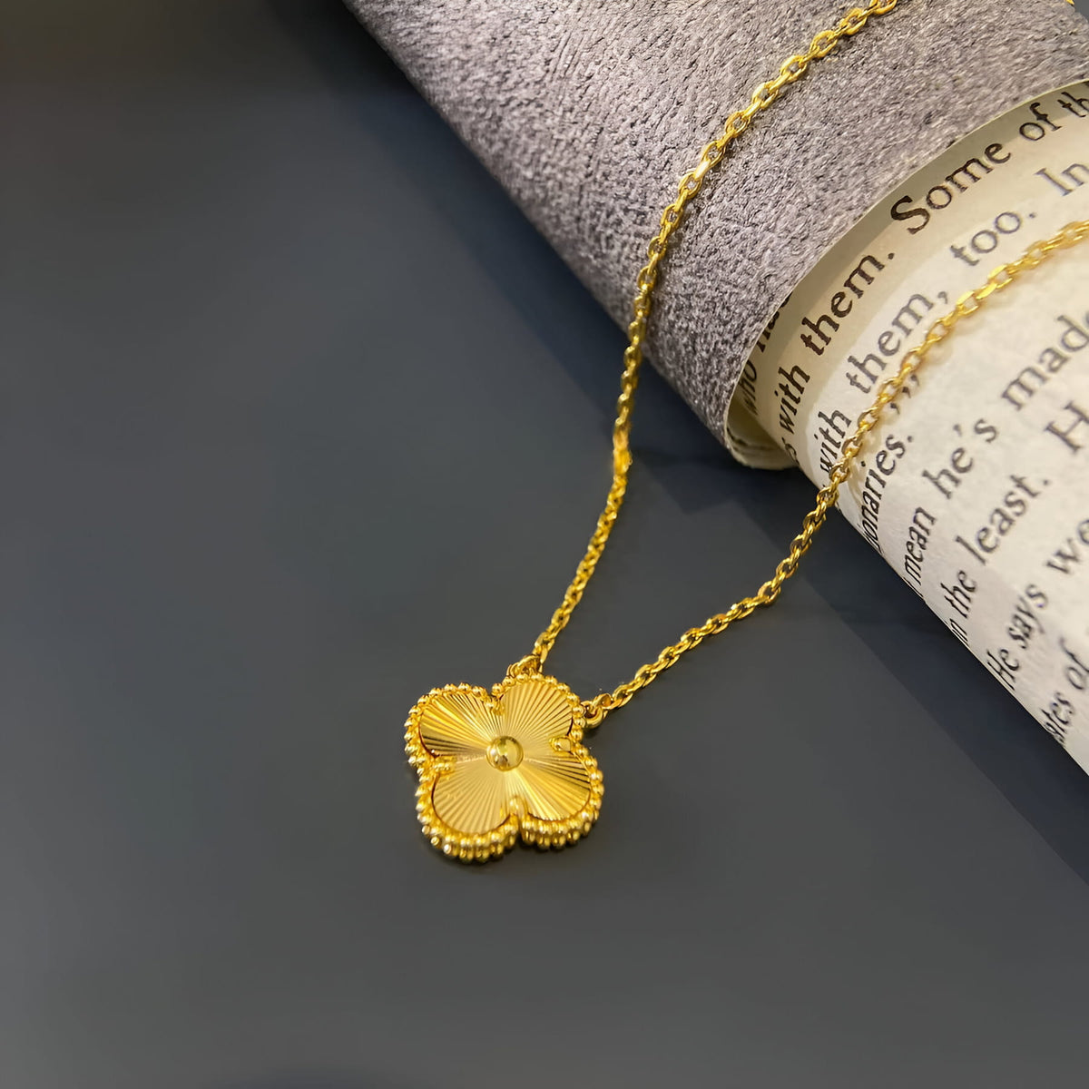 Single four leaf clover necklace