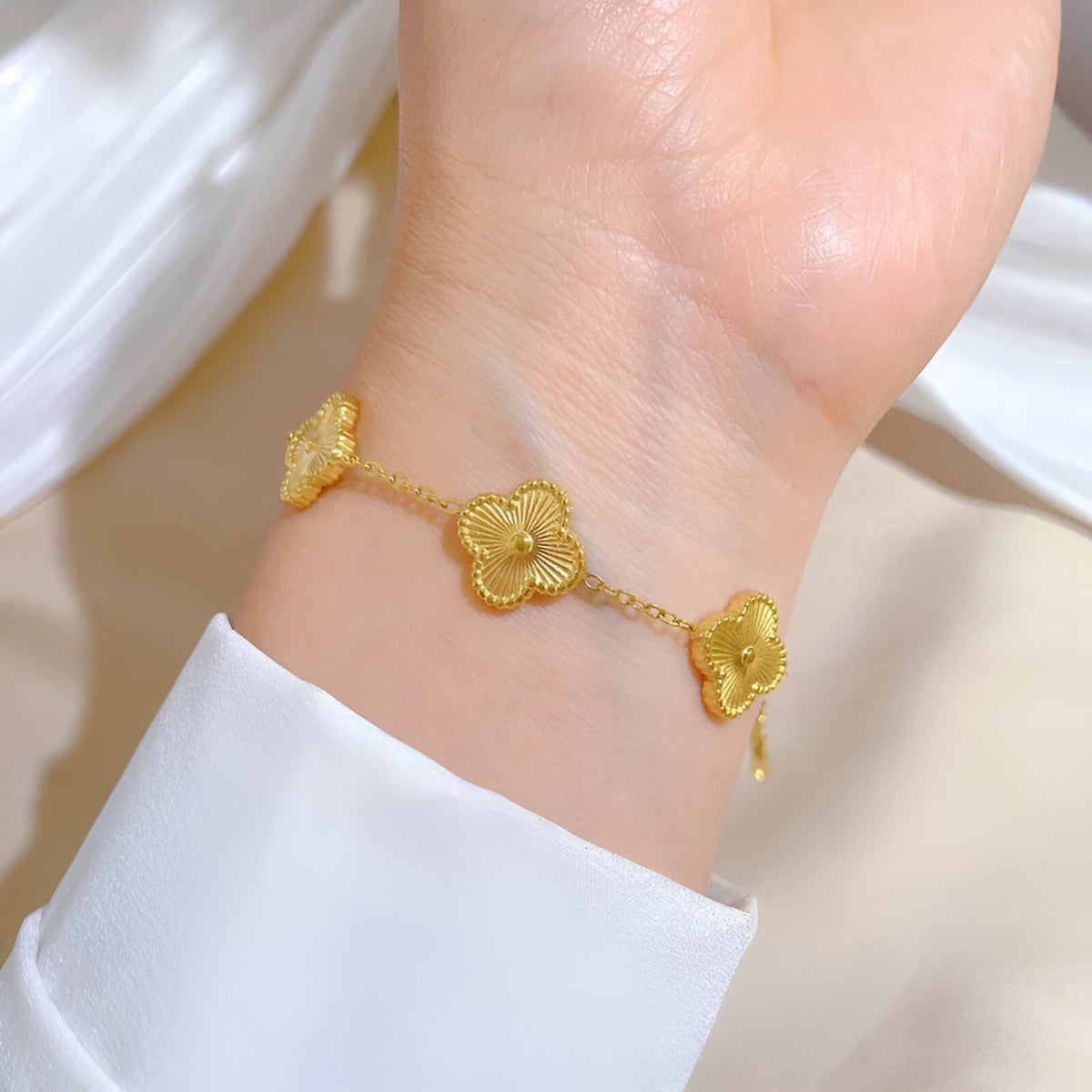 Four leaf clover bracelet