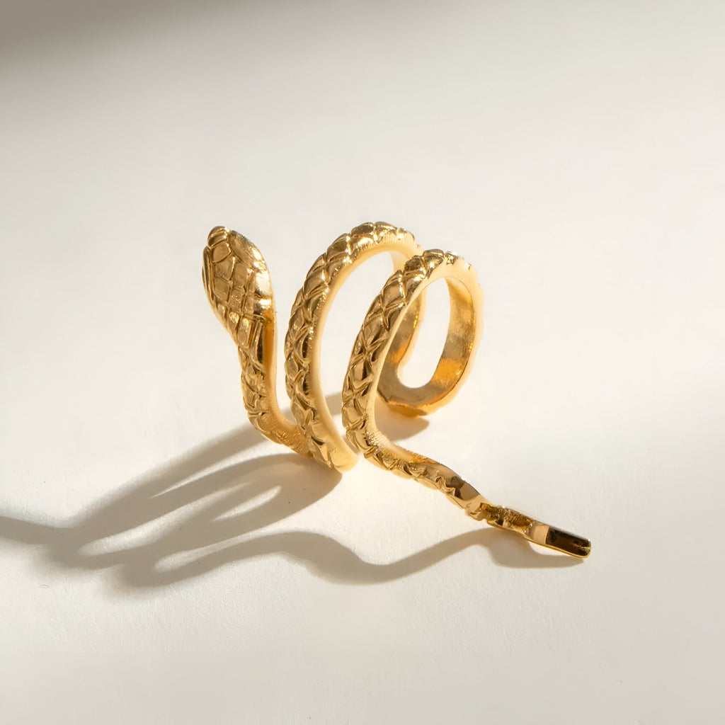 Snake earcuff