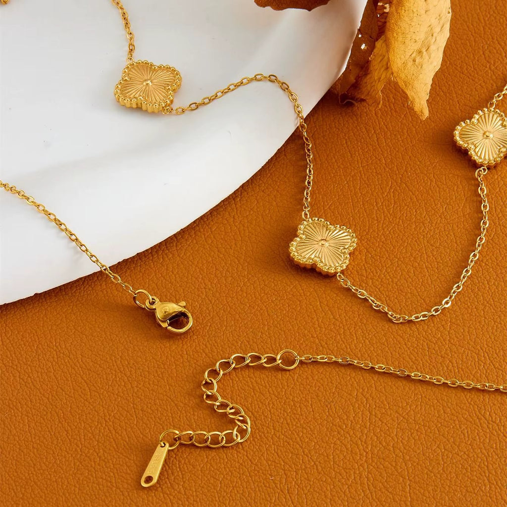 Grass four leaf clover necklace