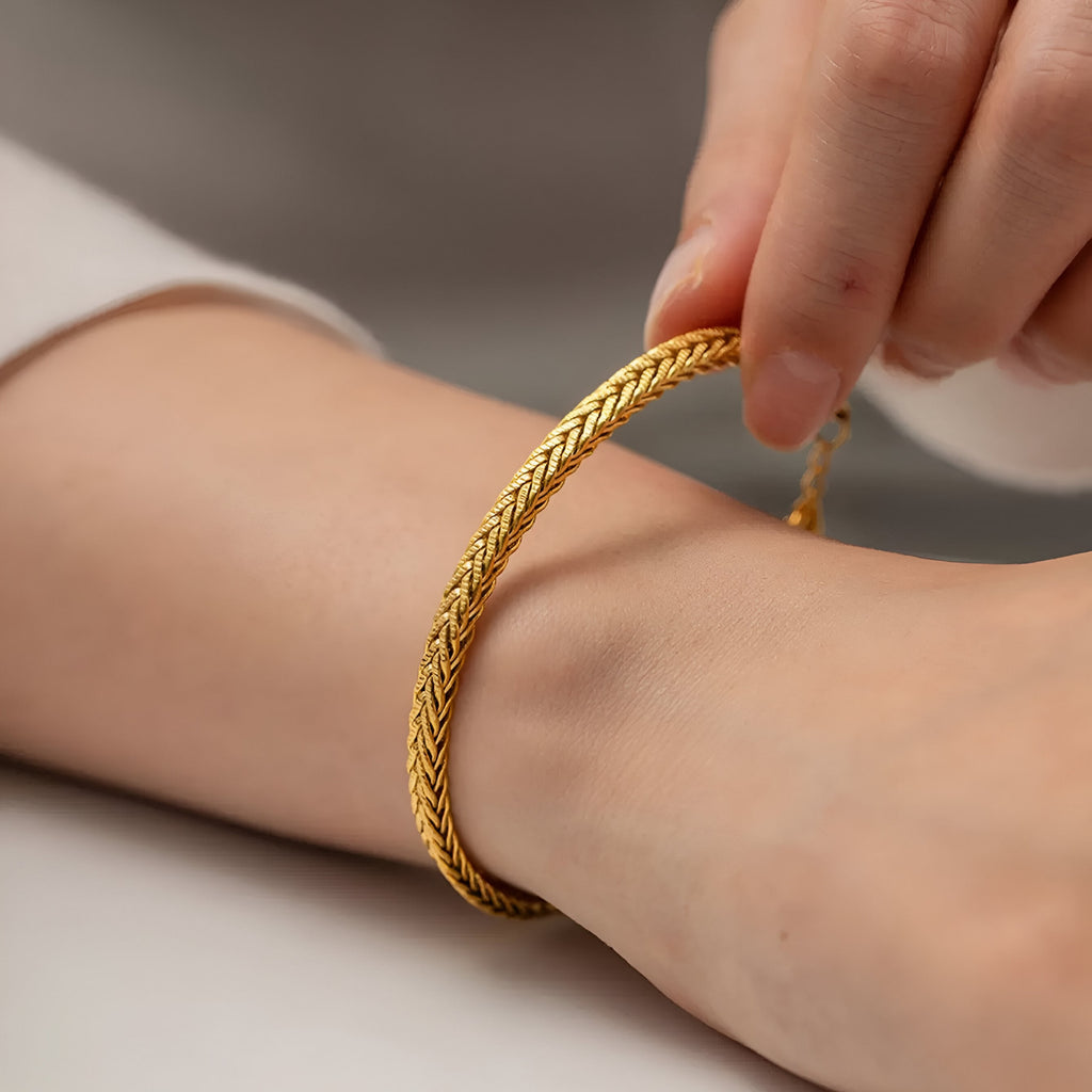 Snake shape bracelet