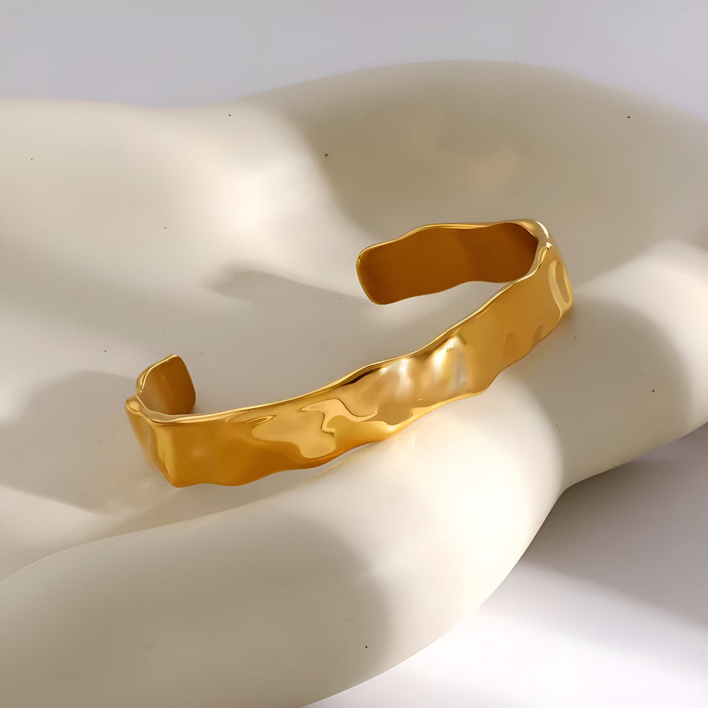 Ripple lake bangle